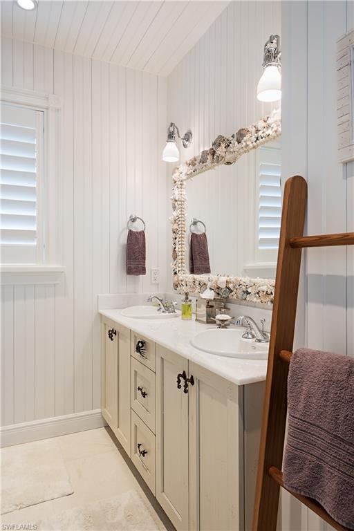 AQUALANE SHORES - Residential