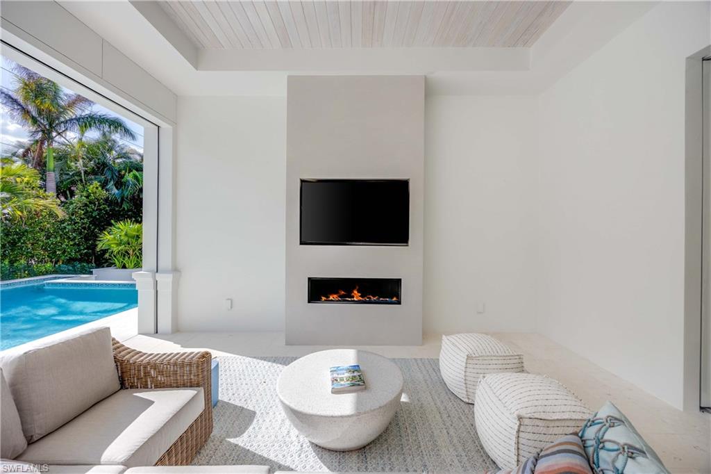 PARK SHORE - Residential