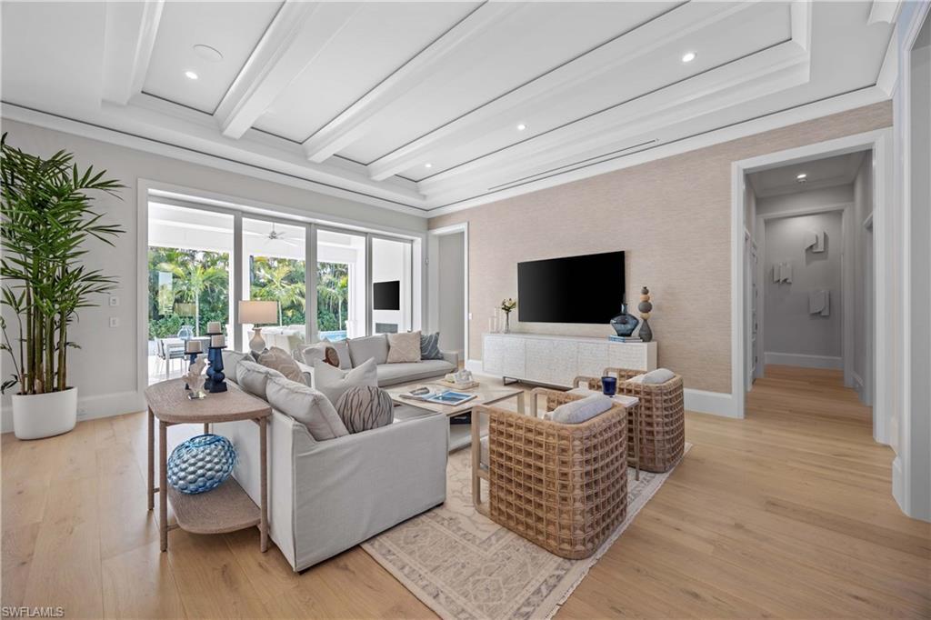 PARK SHORE - Residential