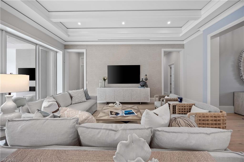 PARK SHORE - Residential