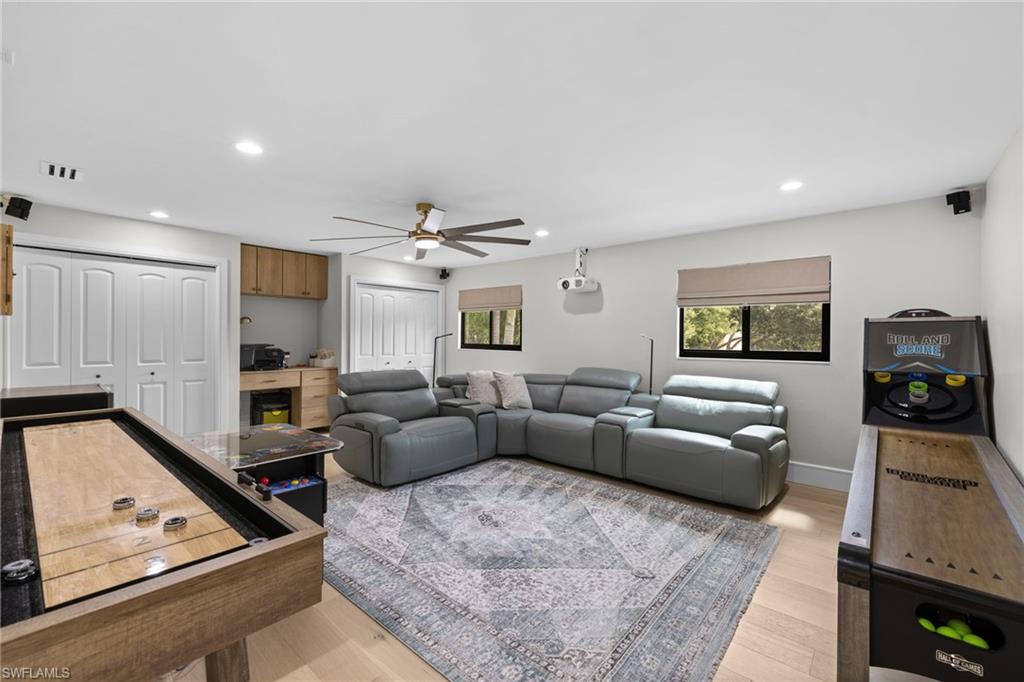 INDIGO LAKES - Residential