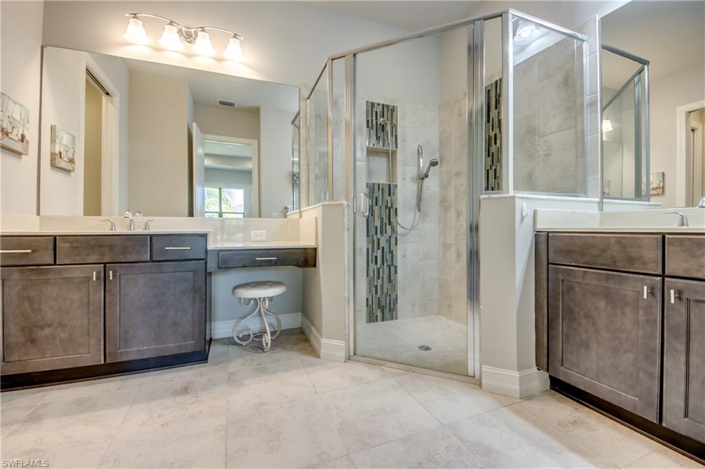 VENETIAN POINTE - Residential