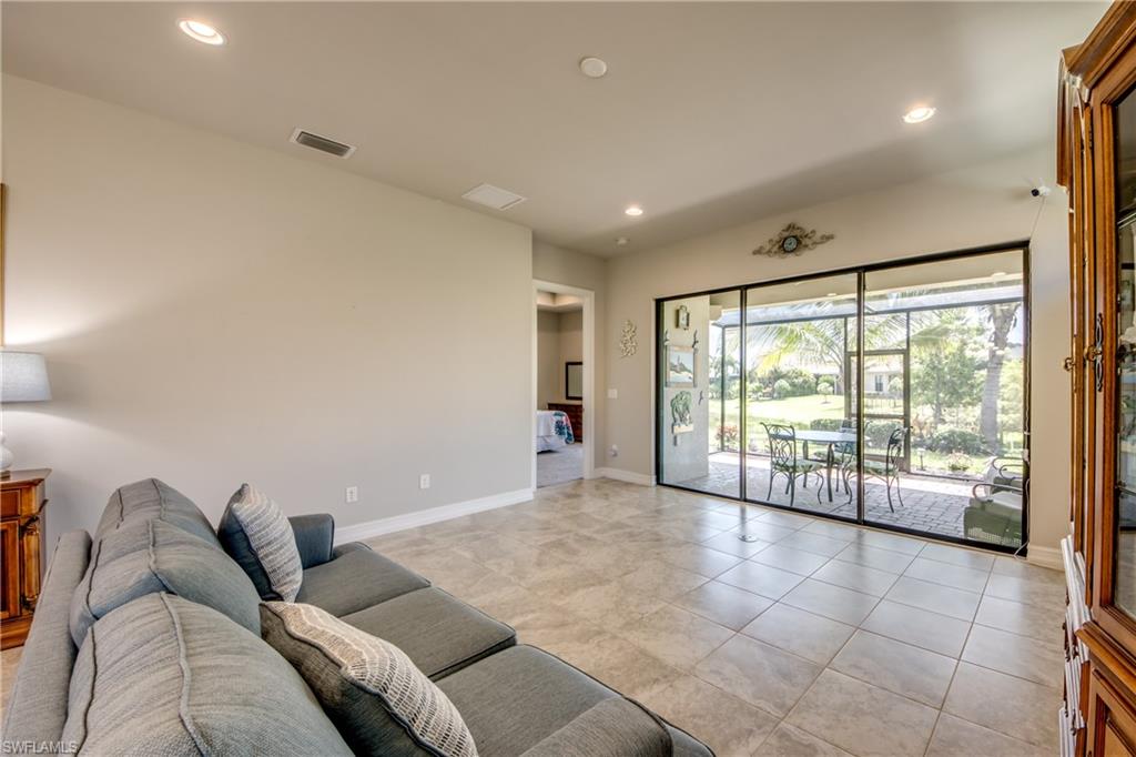 VENETIAN POINTE - Residential