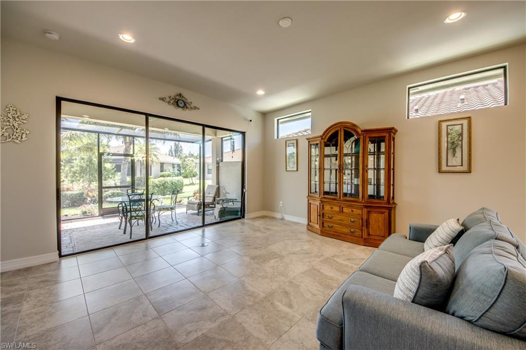 VENETIAN POINTE - Residential