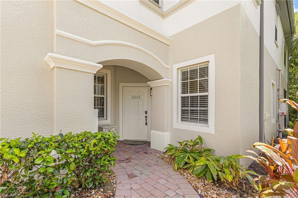 This beautiful 1st floor end unit condo features 3 bedrooms, 2 baths a living room, dining room, kitchen and a laundry room.   This unit has just been painted and offers a newer a/c unit.  It is a great unit for a rental or a first time home buyer.  The condo is conveniently located in Marbella in Spanish Wells gated Non-Equity golfing community w/27-hole course, spectacular clubhouse, on-site restaurant & pub, bocce, 5 tennis courts, bocce ball, pickleball, and many attractions. Golf, sport and social memberships are available. Marbella in Spanish Wells is close to beaches, restaurants and shopping!