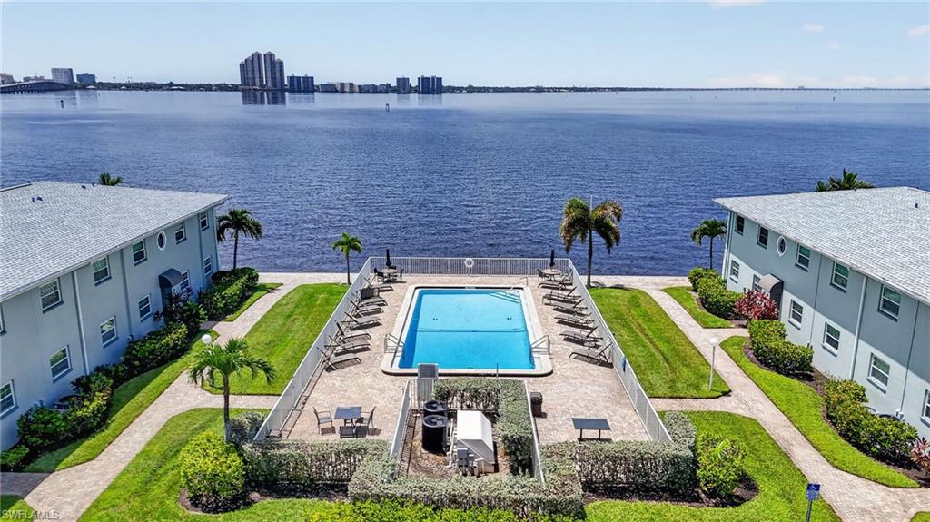 PALMS AT WATERS EDGE - Residential