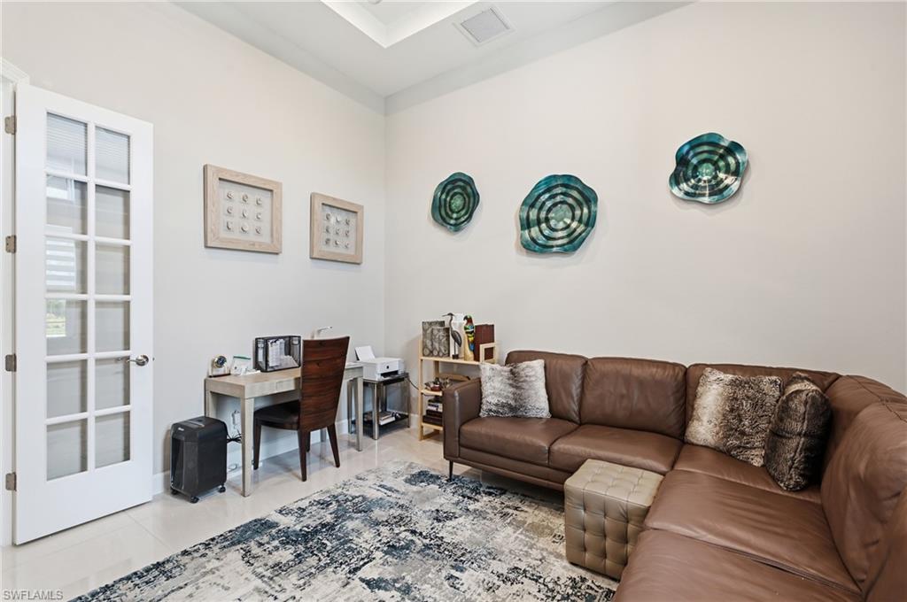 ESPLANADE LAKE CLUB - Residential