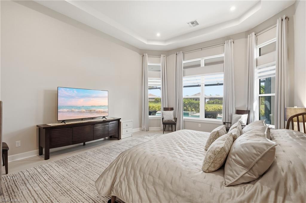 ESPLANADE LAKE CLUB - Residential