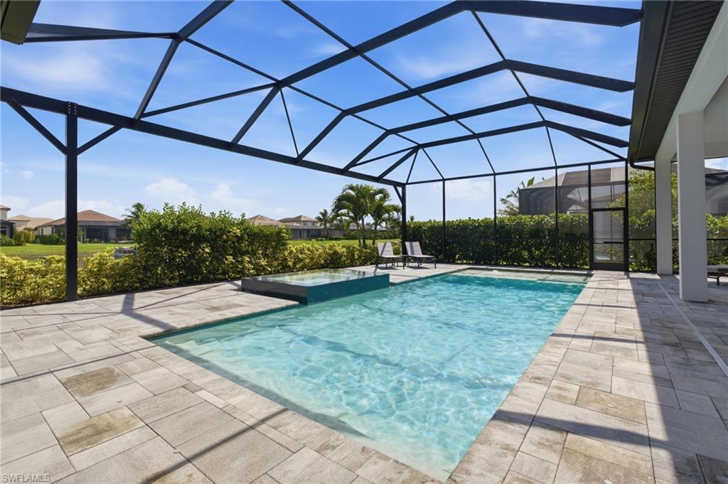 ESPLANADE LAKE CLUB - Residential