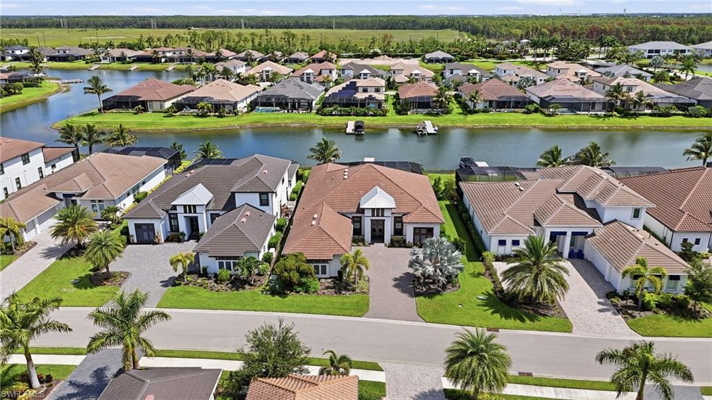 ESPLANADE LAKE CLUB - Residential