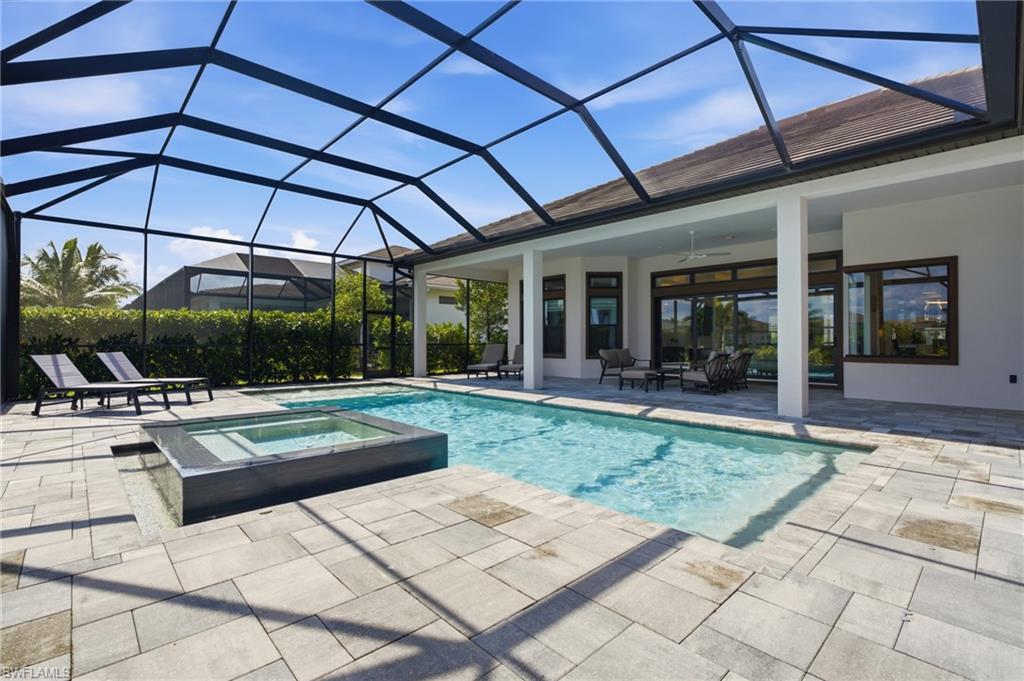 ESPLANADE LAKE CLUB - Residential