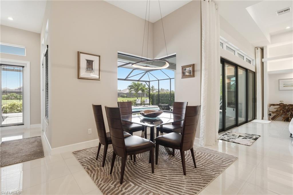 ESPLANADE LAKE CLUB - Residential