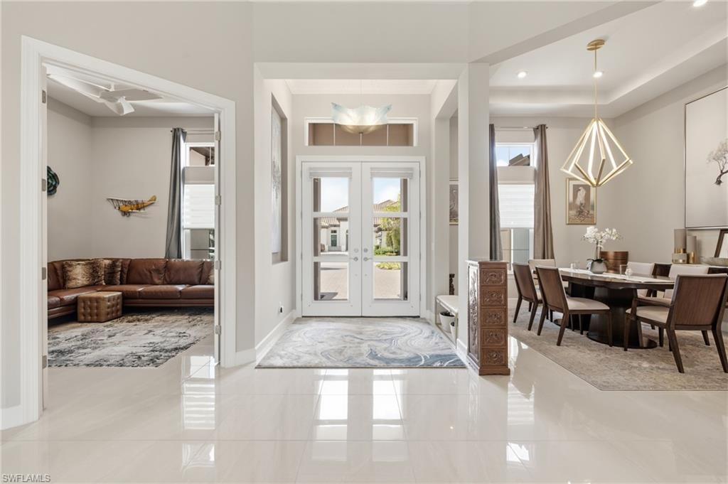 ESPLANADE LAKE CLUB - Residential