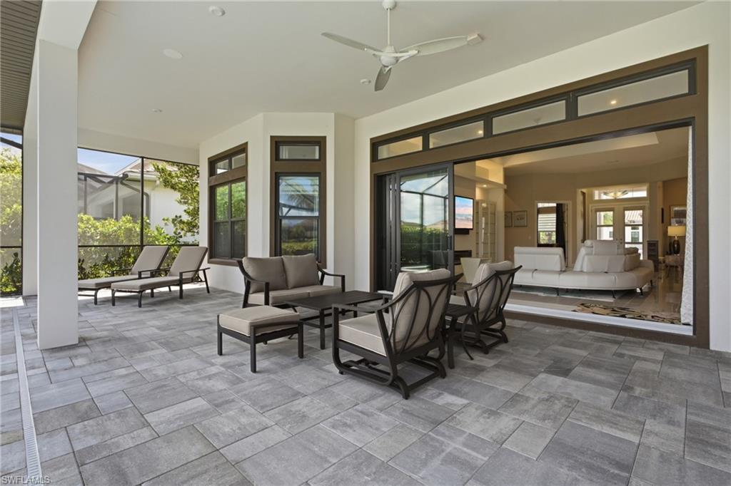 ESPLANADE LAKE CLUB - Residential