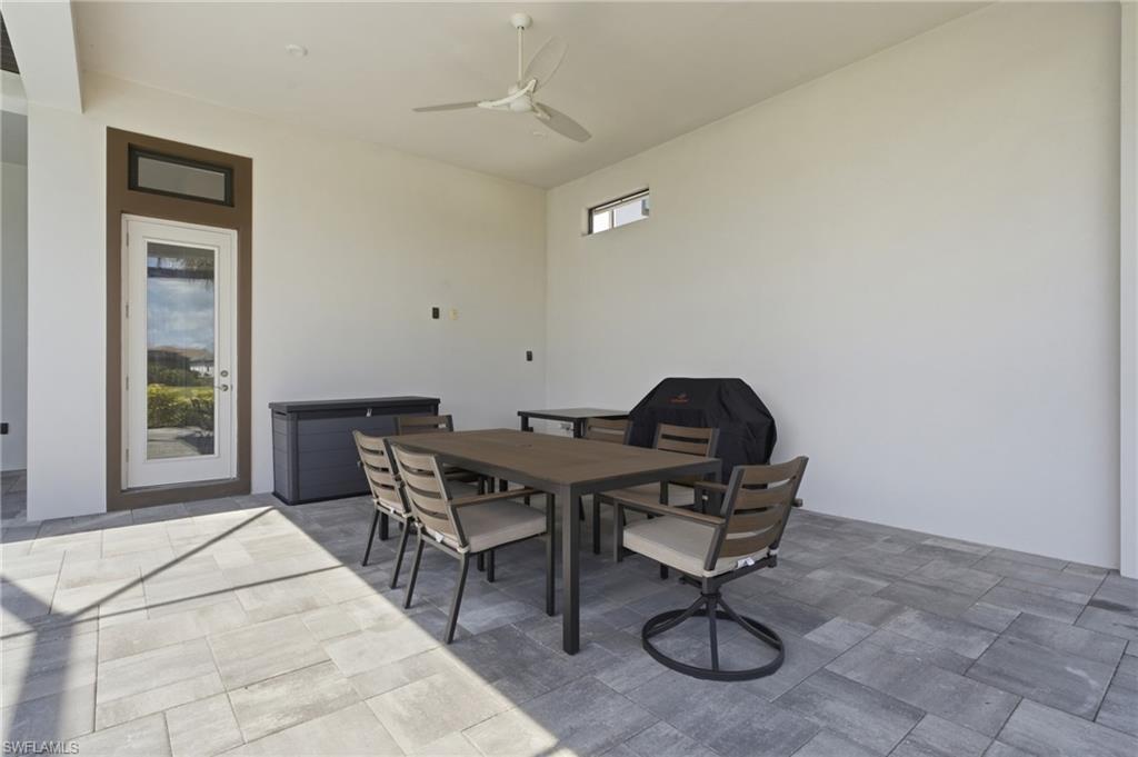 ESPLANADE LAKE CLUB - Residential