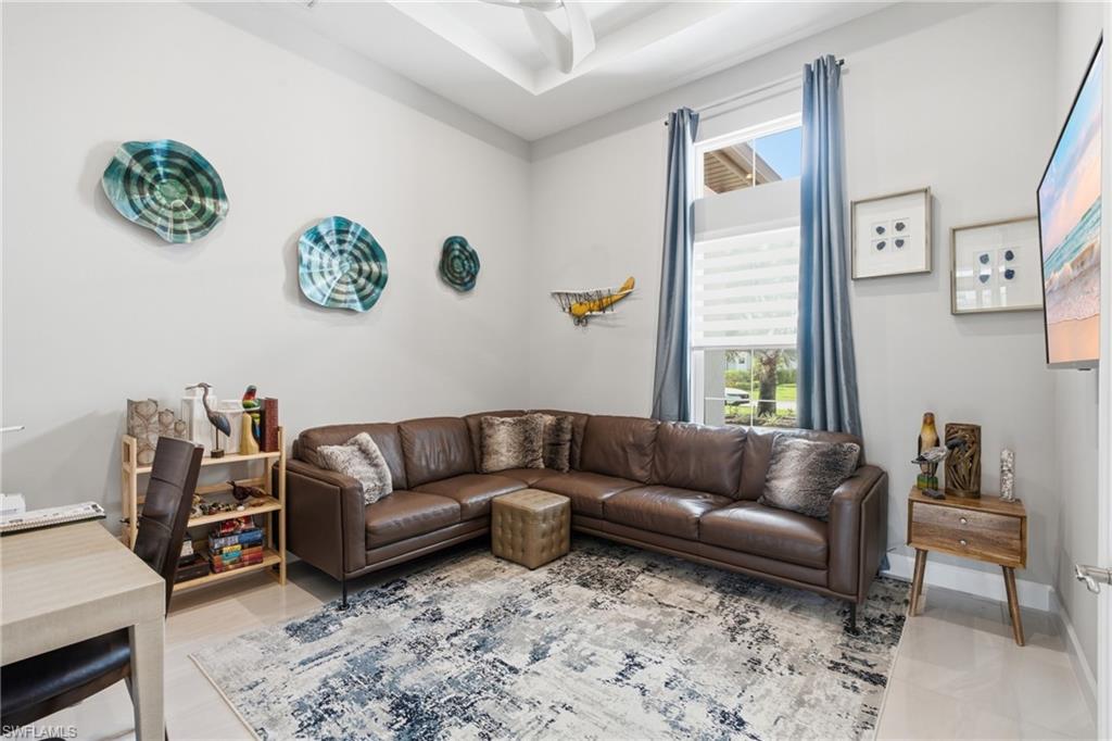 ESPLANADE LAKE CLUB - Residential