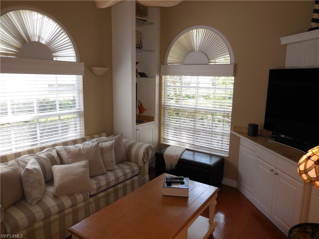 ISLAND WALK - Residential Lease