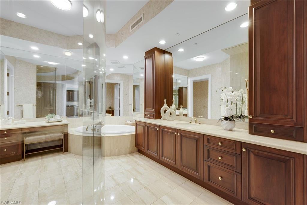 REGENT - Residential
