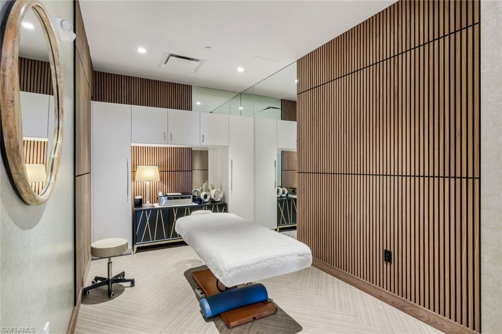 REGENT - Residential