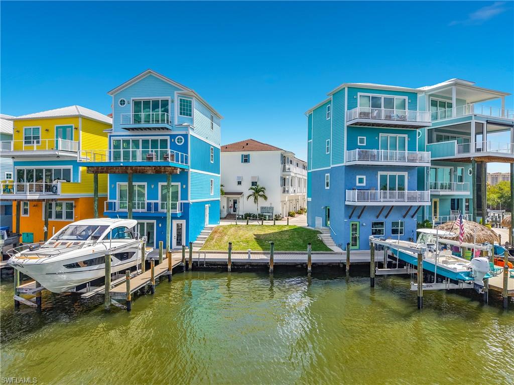 CAPE HARBOUR - Land