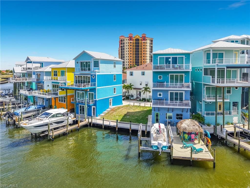 CAPE HARBOUR - Land
