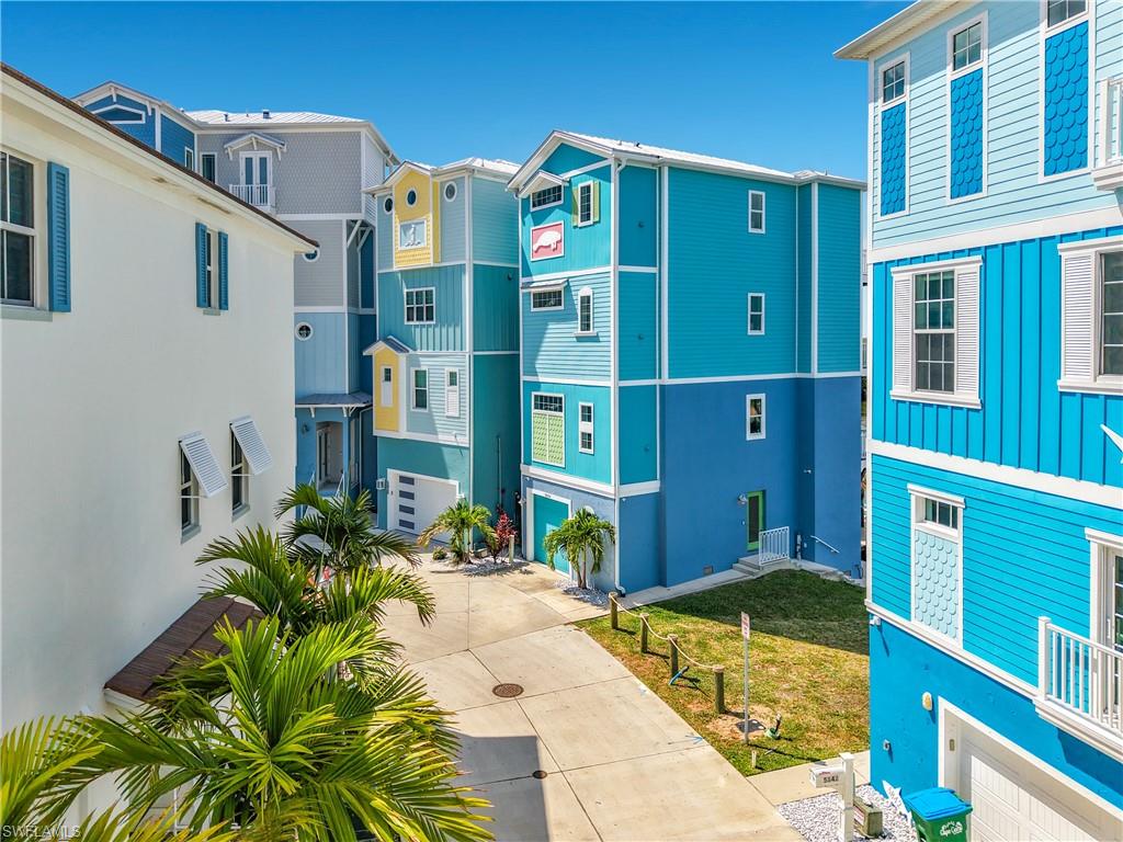 CAPE HARBOUR - Land