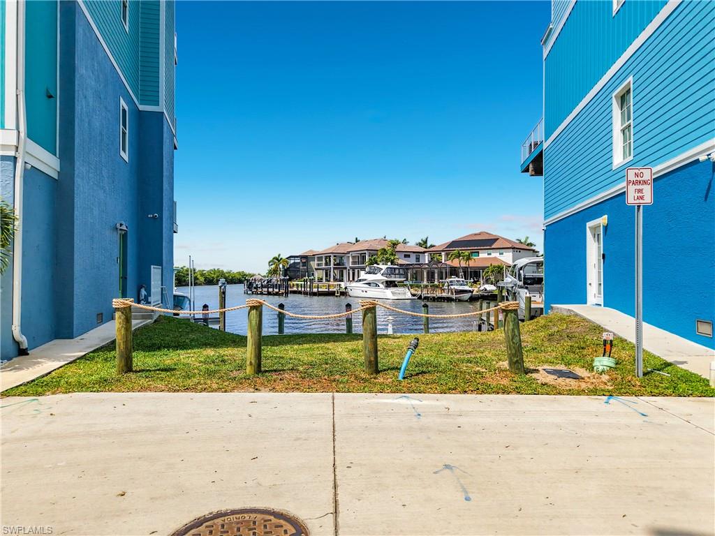 CAPE HARBOUR - Land