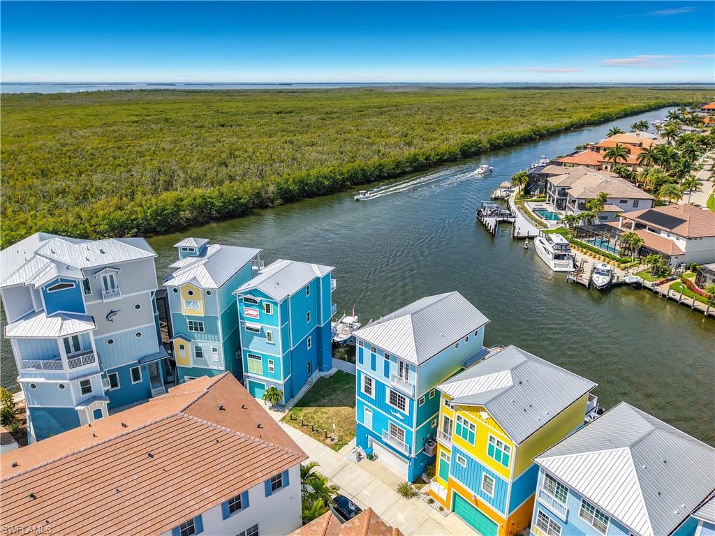 CAPE HARBOUR - Land