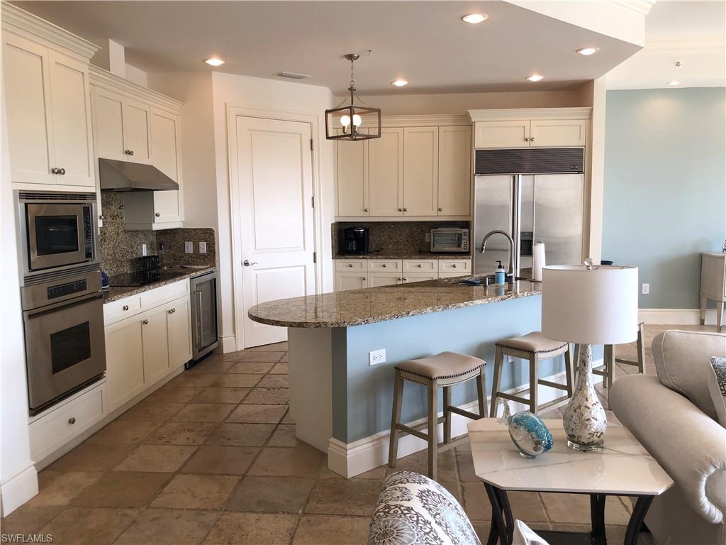 CHARLESTON SQUARE - Residential Lease