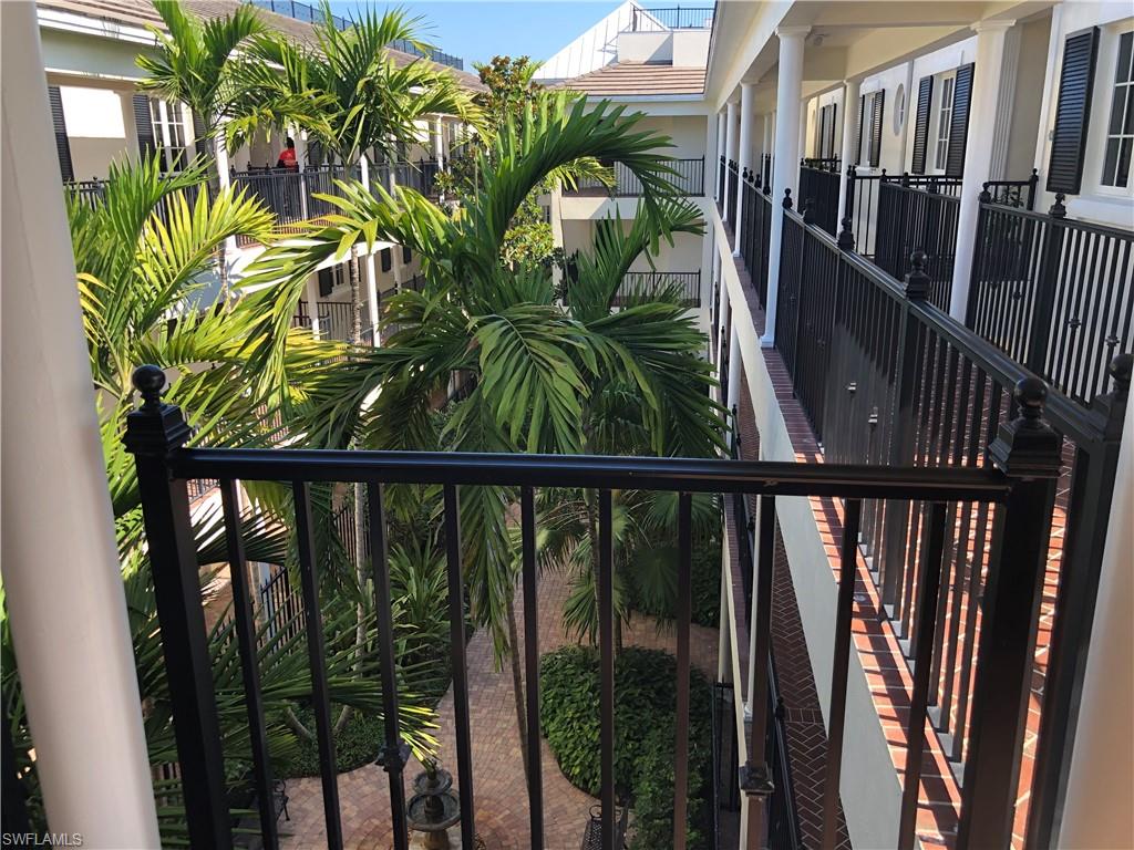CHARLESTON SQUARE - Residential Lease