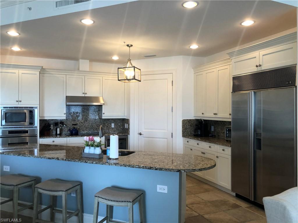 CHARLESTON SQUARE - Residential Lease