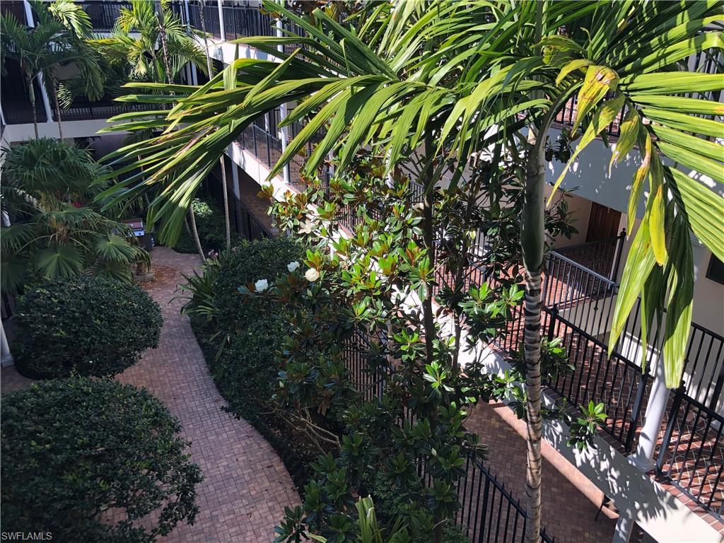 CHARLESTON SQUARE - Residential Lease