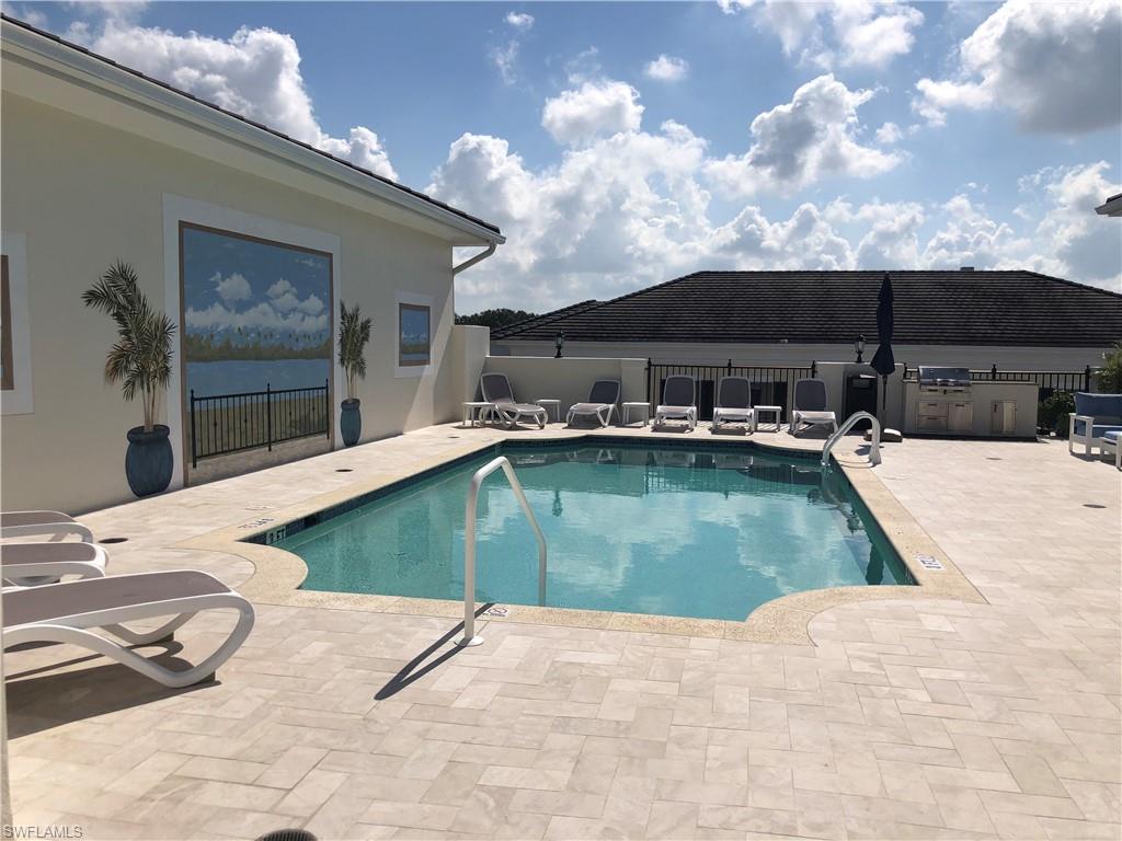 CHARLESTON SQUARE - Residential Lease