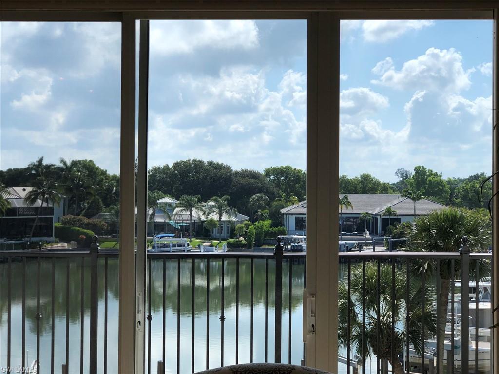 CHARLESTON SQUARE - Residential Lease