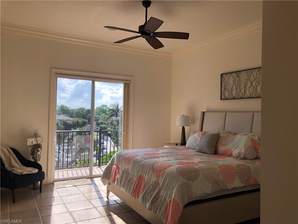 CHARLESTON SQUARE - Residential Lease