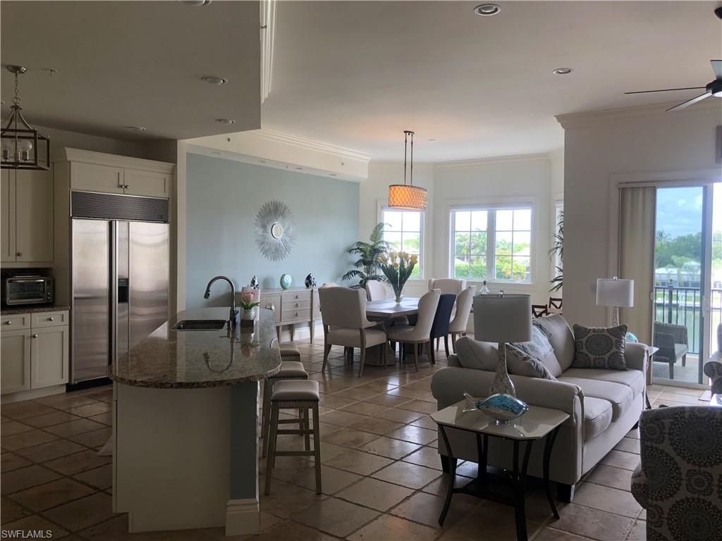 CHARLESTON SQUARE - Residential Lease