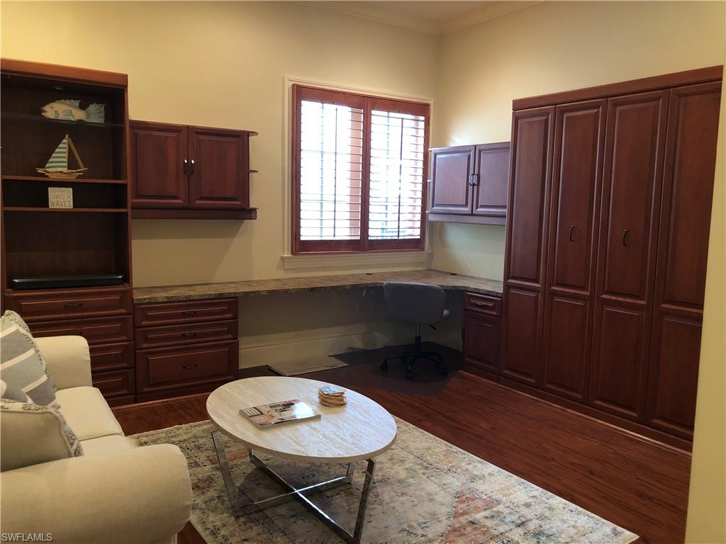 CHARLESTON SQUARE - Residential Lease
