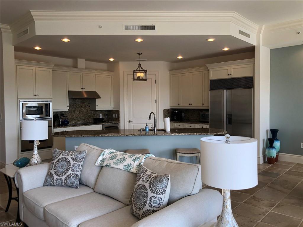 CHARLESTON SQUARE - Residential Lease