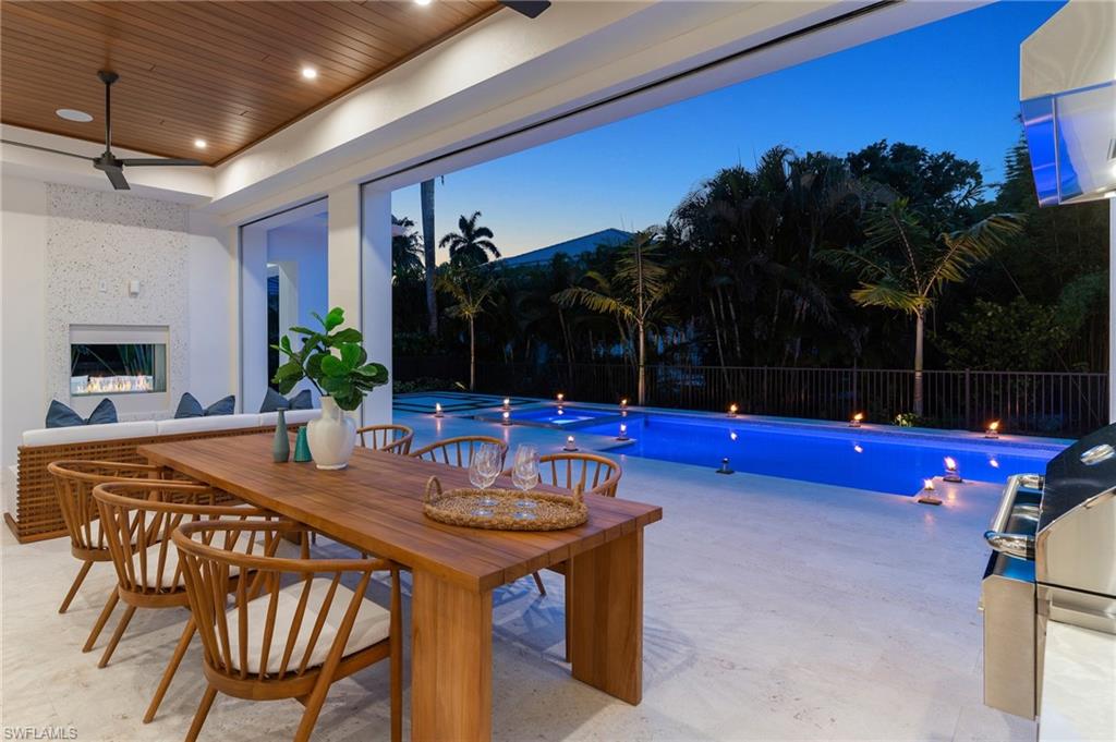 MOORINGS - Residential