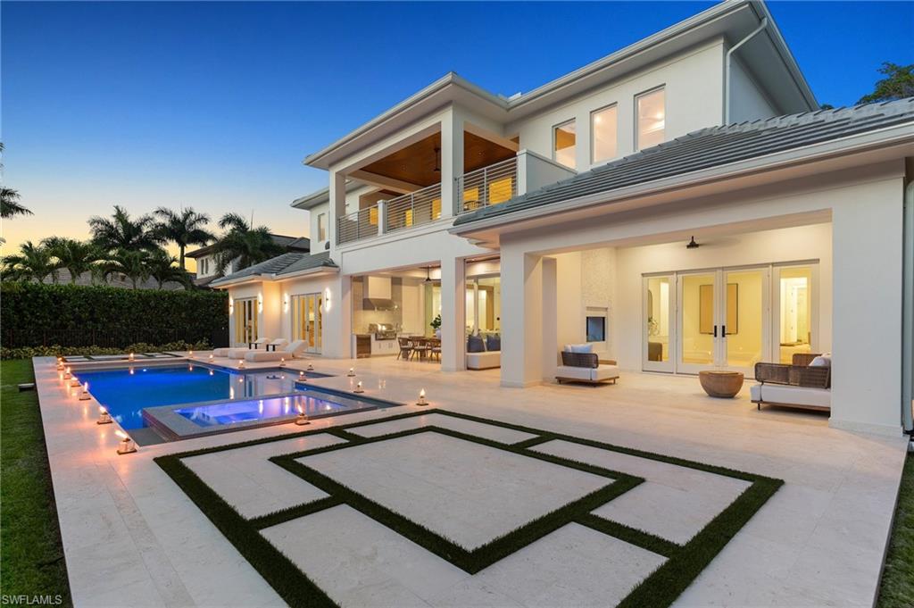 MOORINGS - Residential