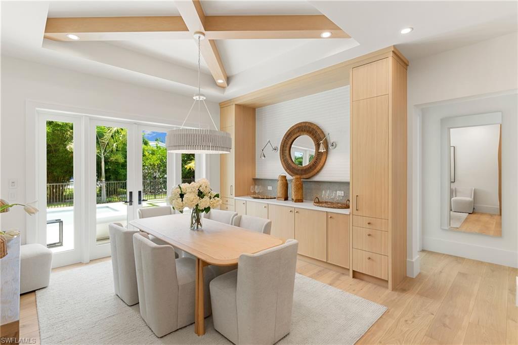 MOORINGS - Residential