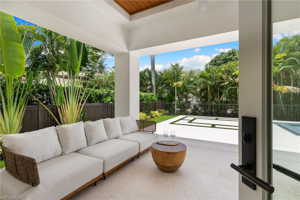 MOORINGS - Residential