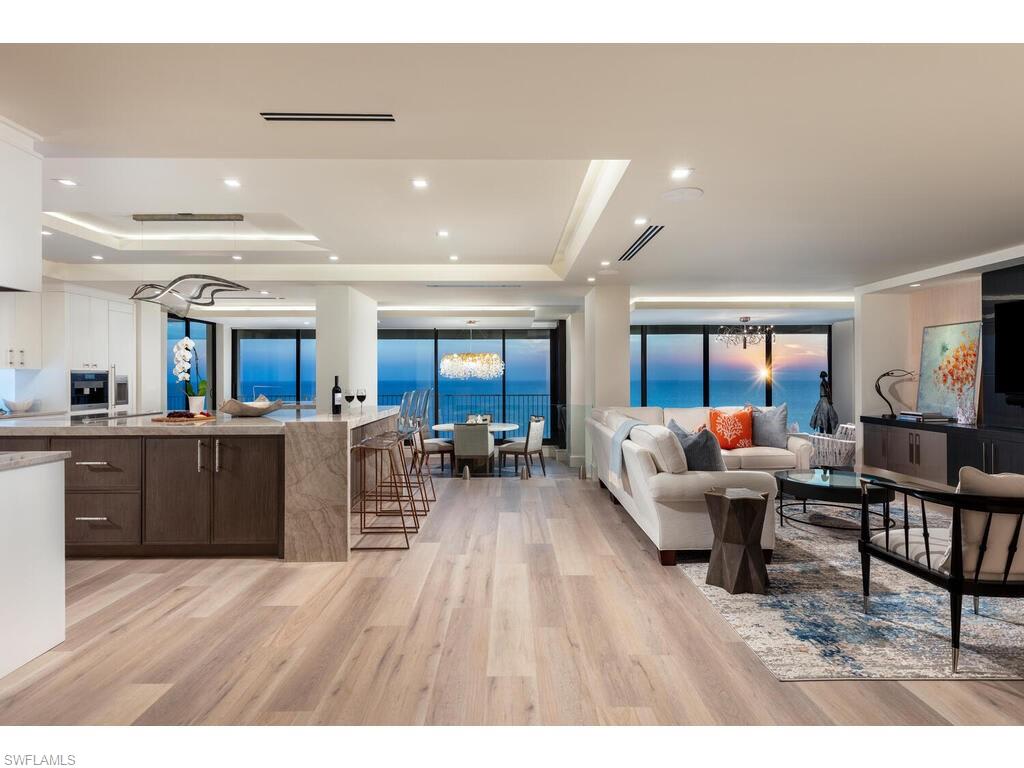 PARK PLAZA - Residential