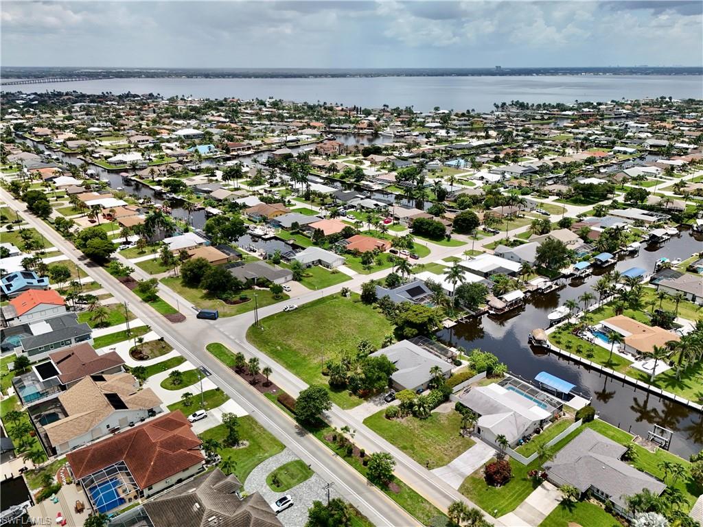 CAPE CORAL - Land