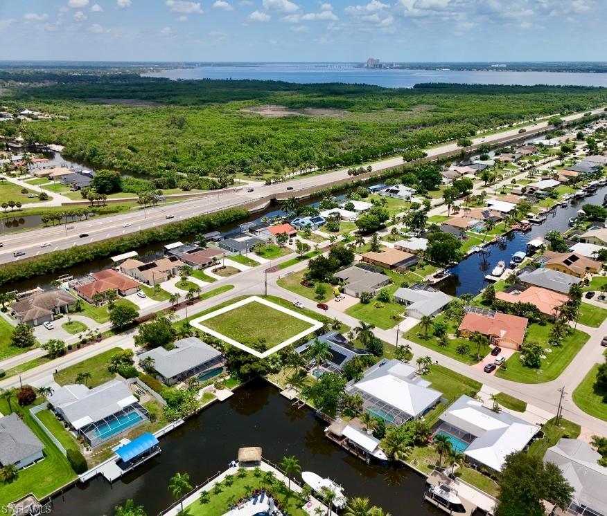 CAPE CORAL - Land