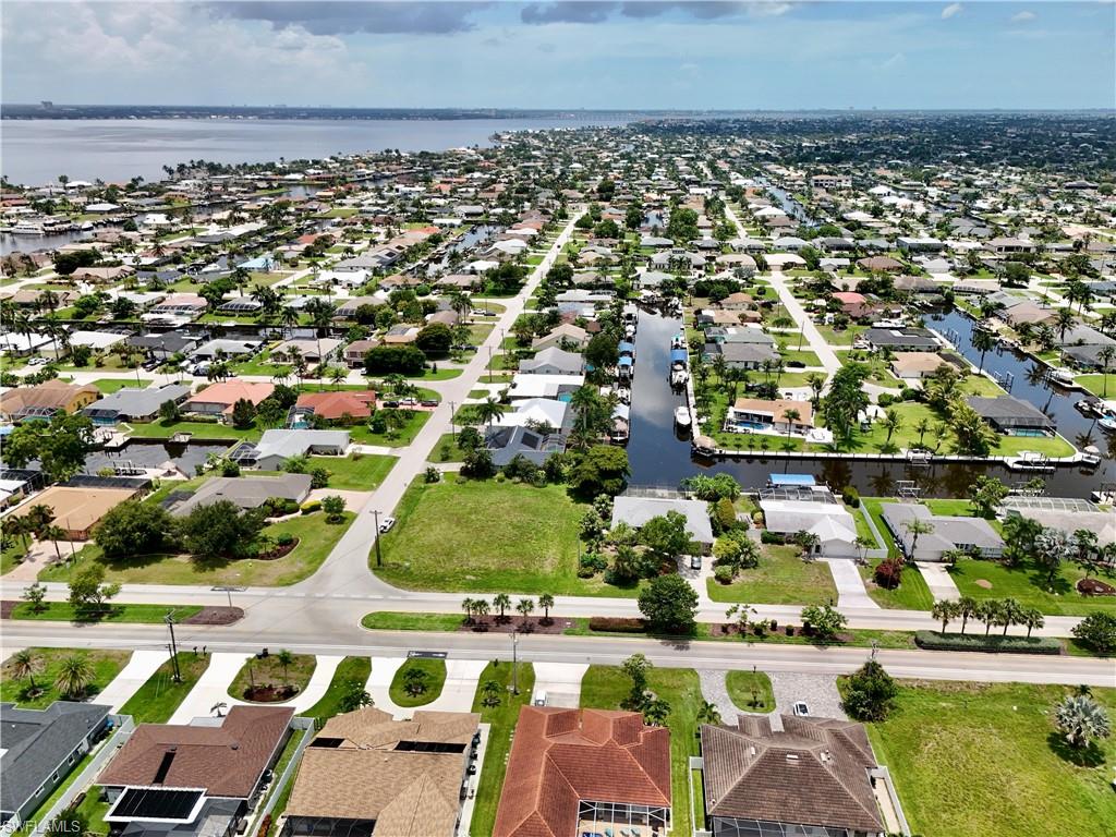 CAPE CORAL - Land
