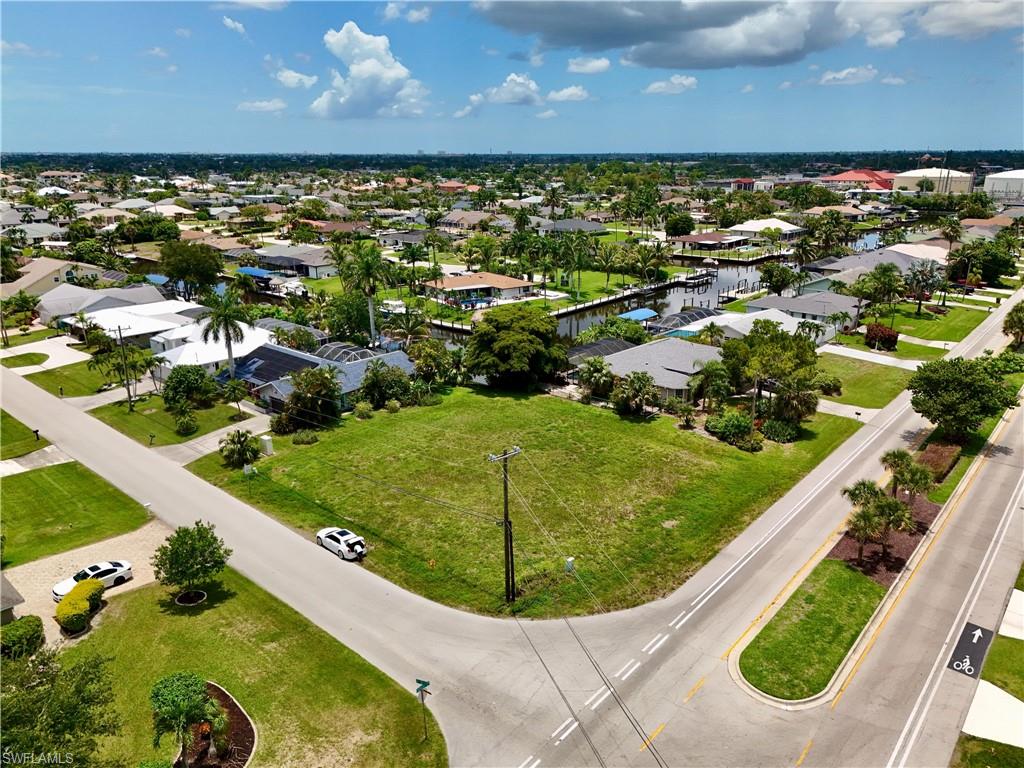 CAPE CORAL - Land