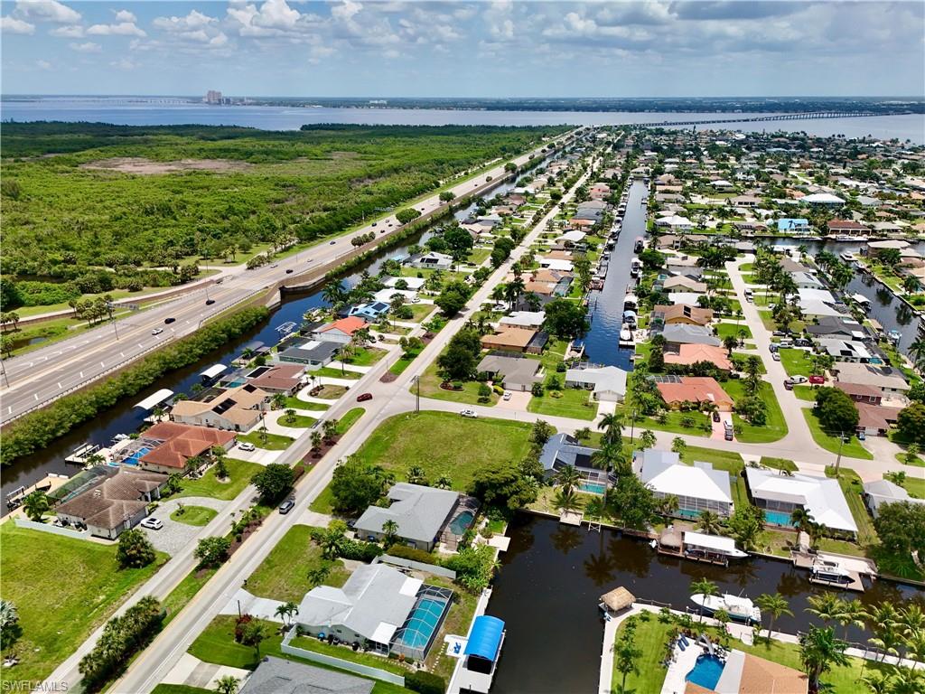 CAPE CORAL - Land