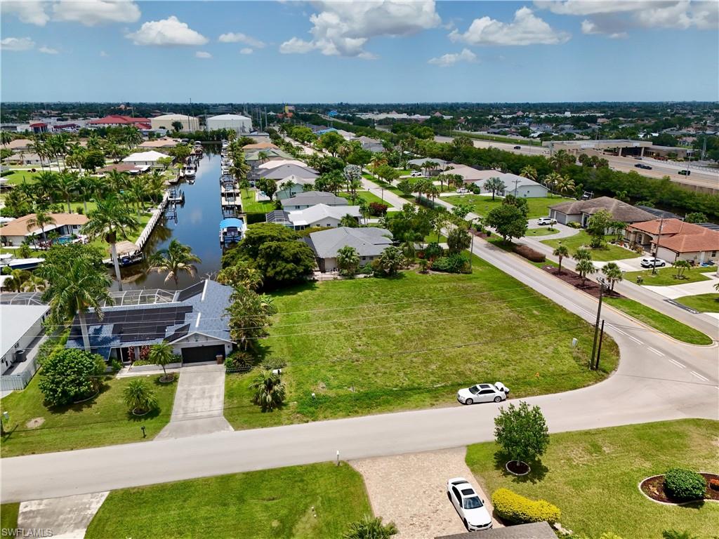 CAPE CORAL - Land