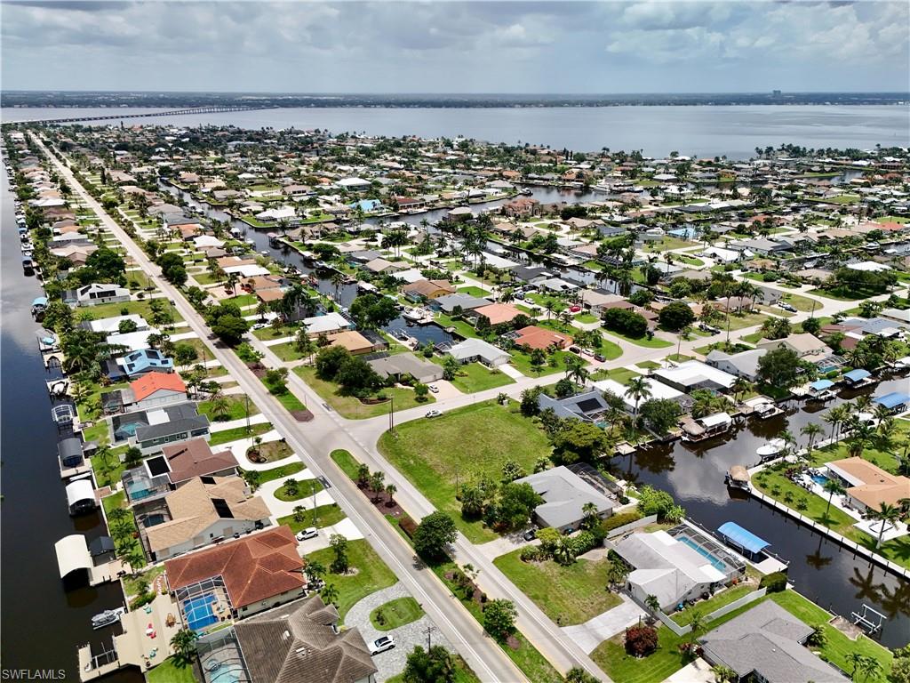 CAPE CORAL - Land